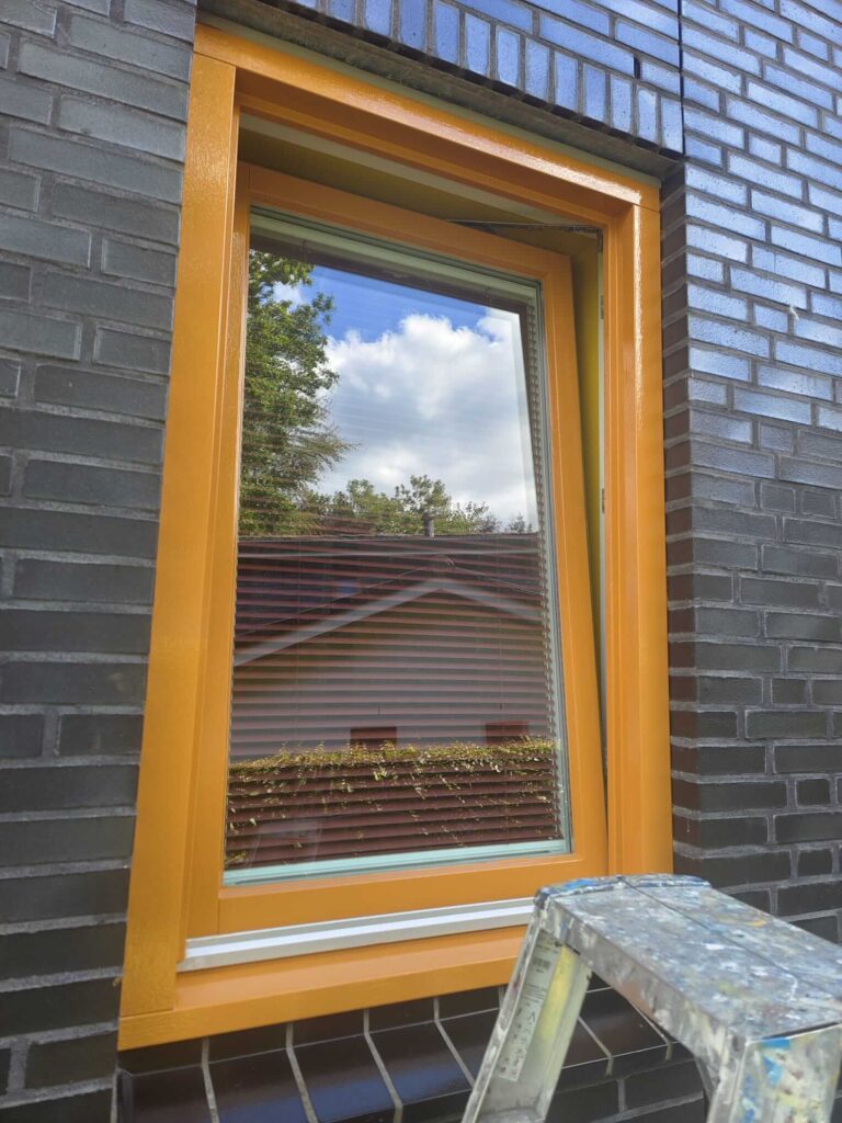 Oranje raam